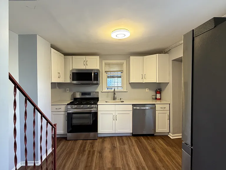 638 N 5th St #4 — Photo 8