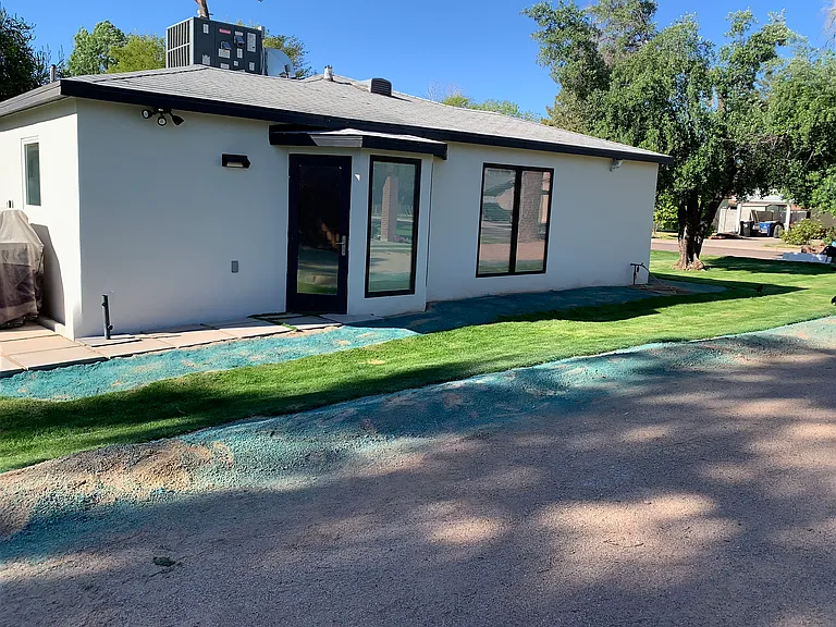 1425 S Grandview Dr — Photo 2