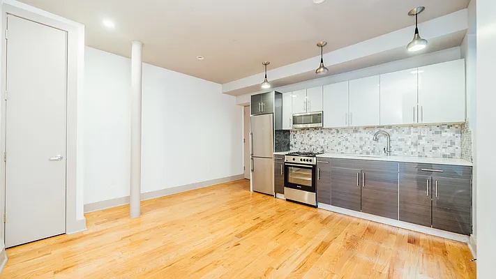 Rented by Nooklyn NYC LLC | media 19