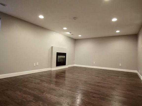 3rd image of 2825 S Connor St #0