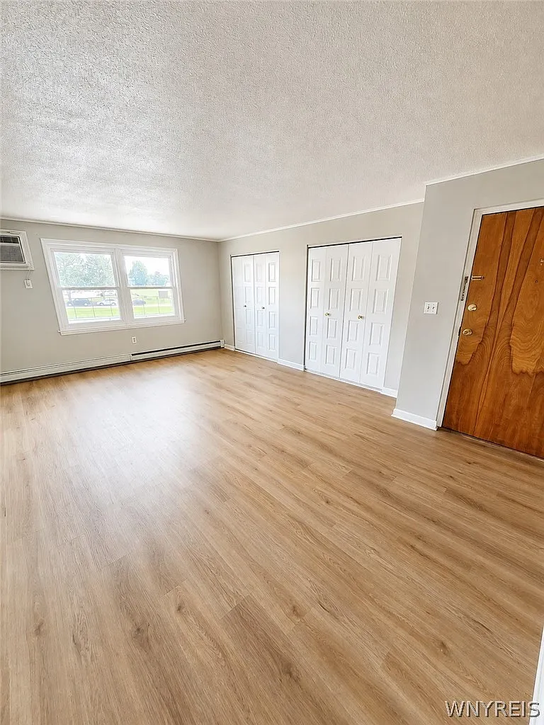 2 bed, 1.5 bath, 955 sqft, $1,450 — Photo 2