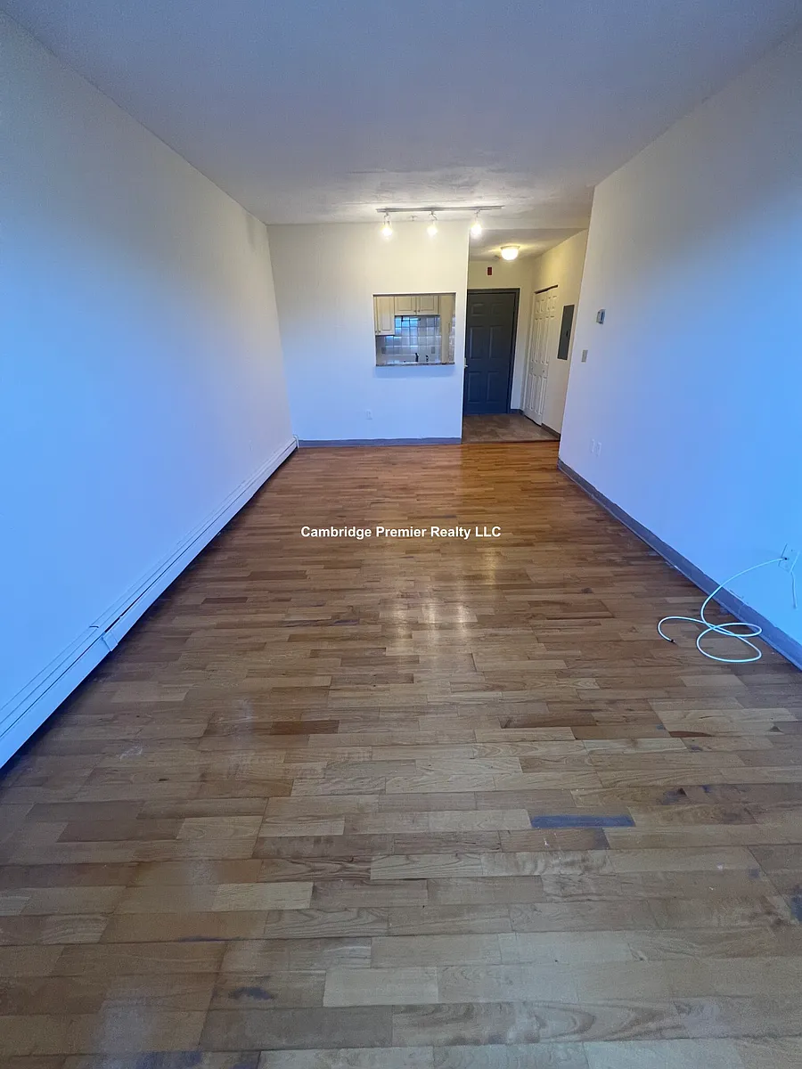 Building Photo - 375 Highland Ave #2