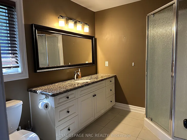 7 Sapphire Ct N — Photo 22