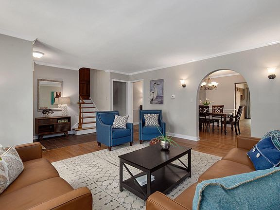 4th image of 614 N Stone Ave