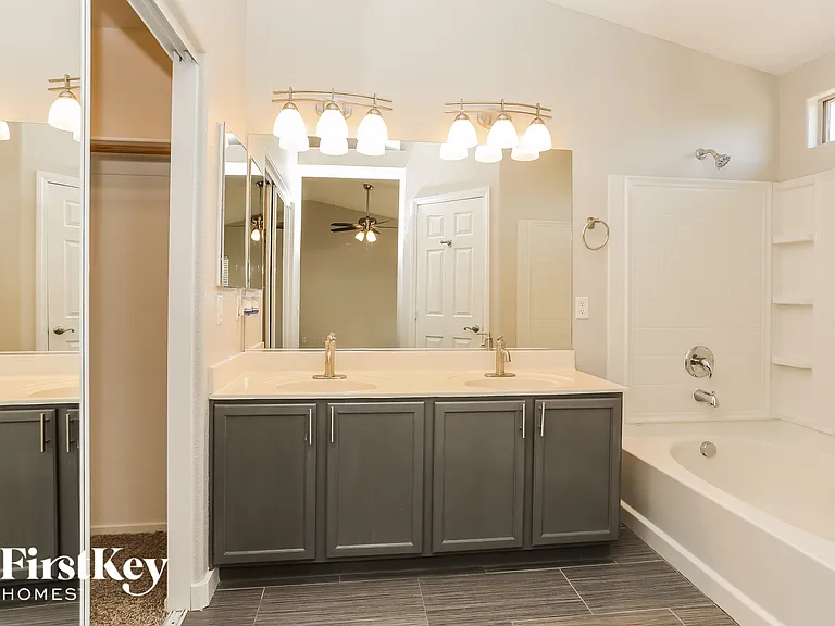 6415 Hamilton Grove Ave — Photo 8