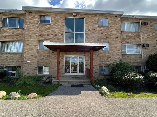 5200 Royalton Rd #A10, North Royalton, OH 44133