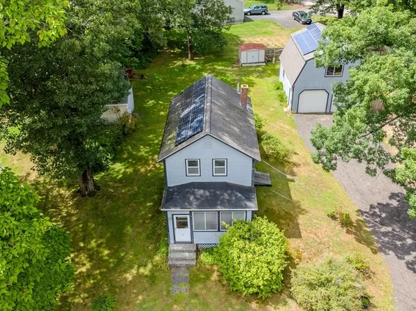 16 Coolidge St, North Chelmsford, MA 01863