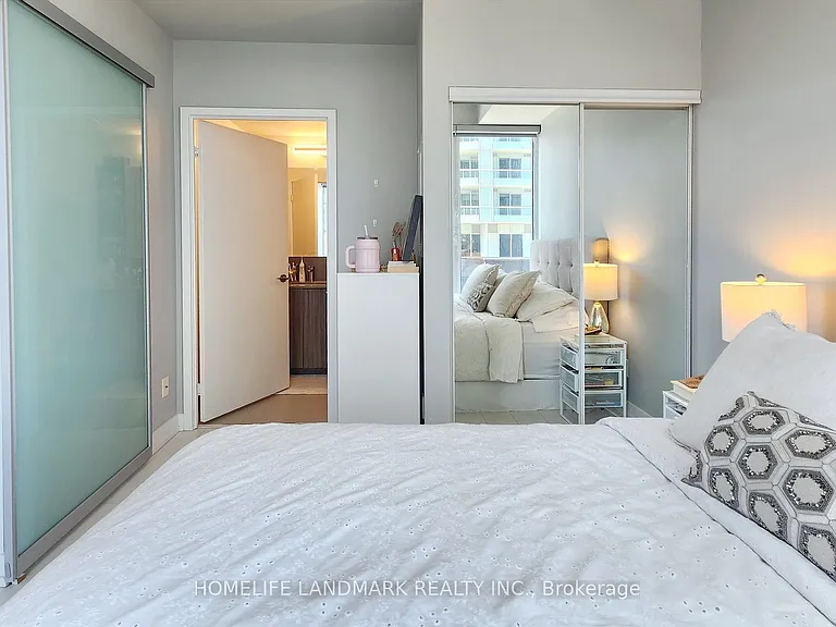 19 Western Battery Rd #703 — Photo 14