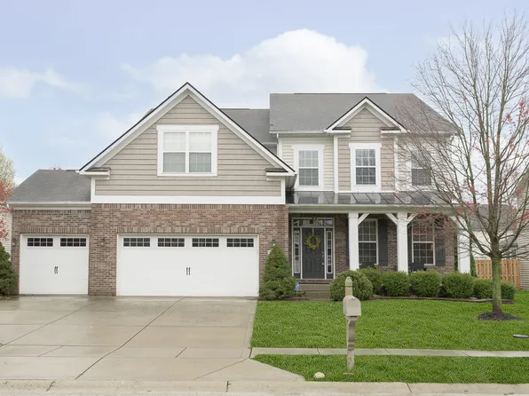 6105 Mountain Hawk Dr, Zionsville, IN 46077