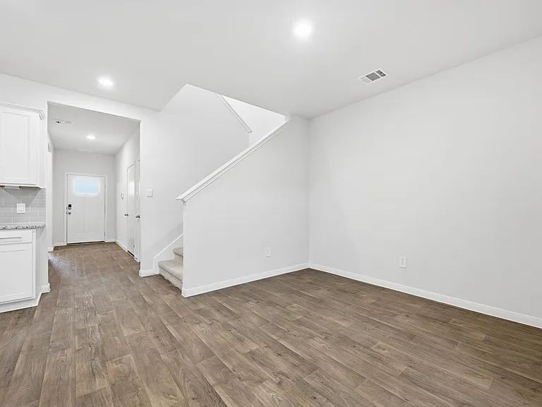 129 Briggs Ln — Photo 8