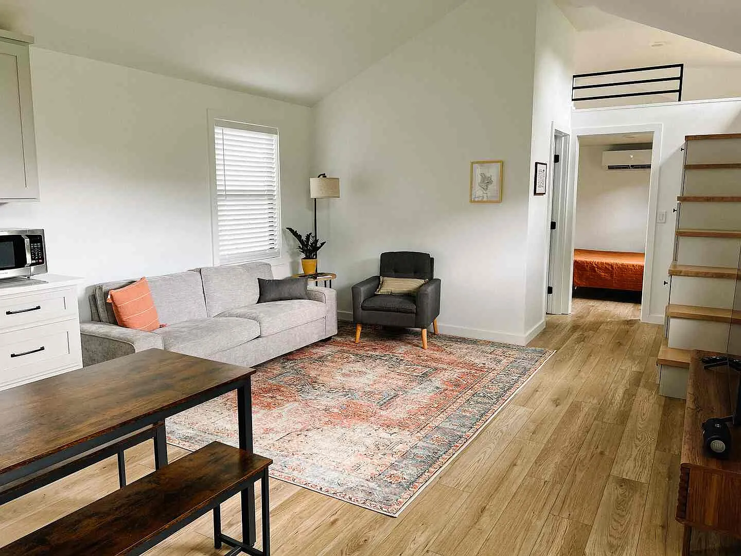 2 bed, 750 sqft, $2,300 — Photo 4