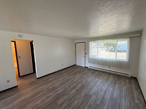 5th image of 926 SE Uglow Ave APT 6