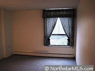 3rd image of 6615 Lake Shore Dr #906