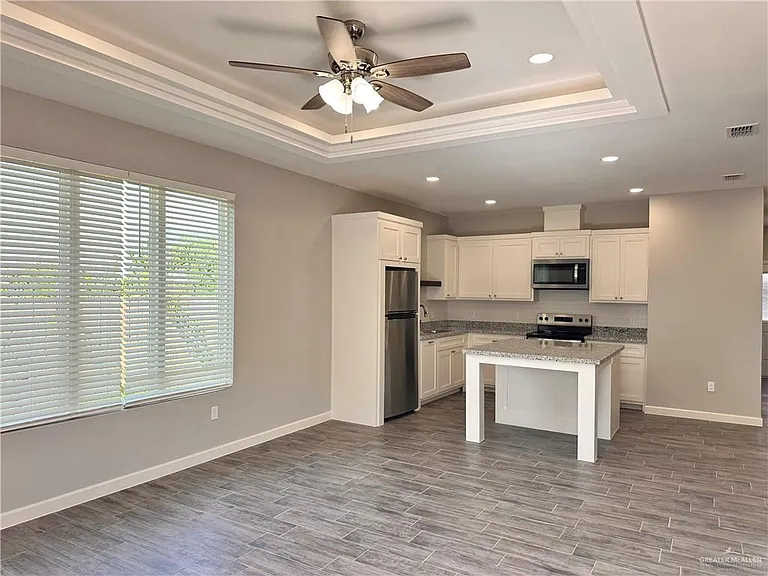 2308 E San Andrea St #4 — Photo 2