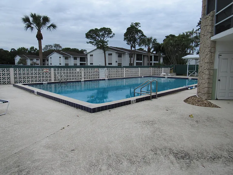 2110 SE Edler Dr — Photo 14