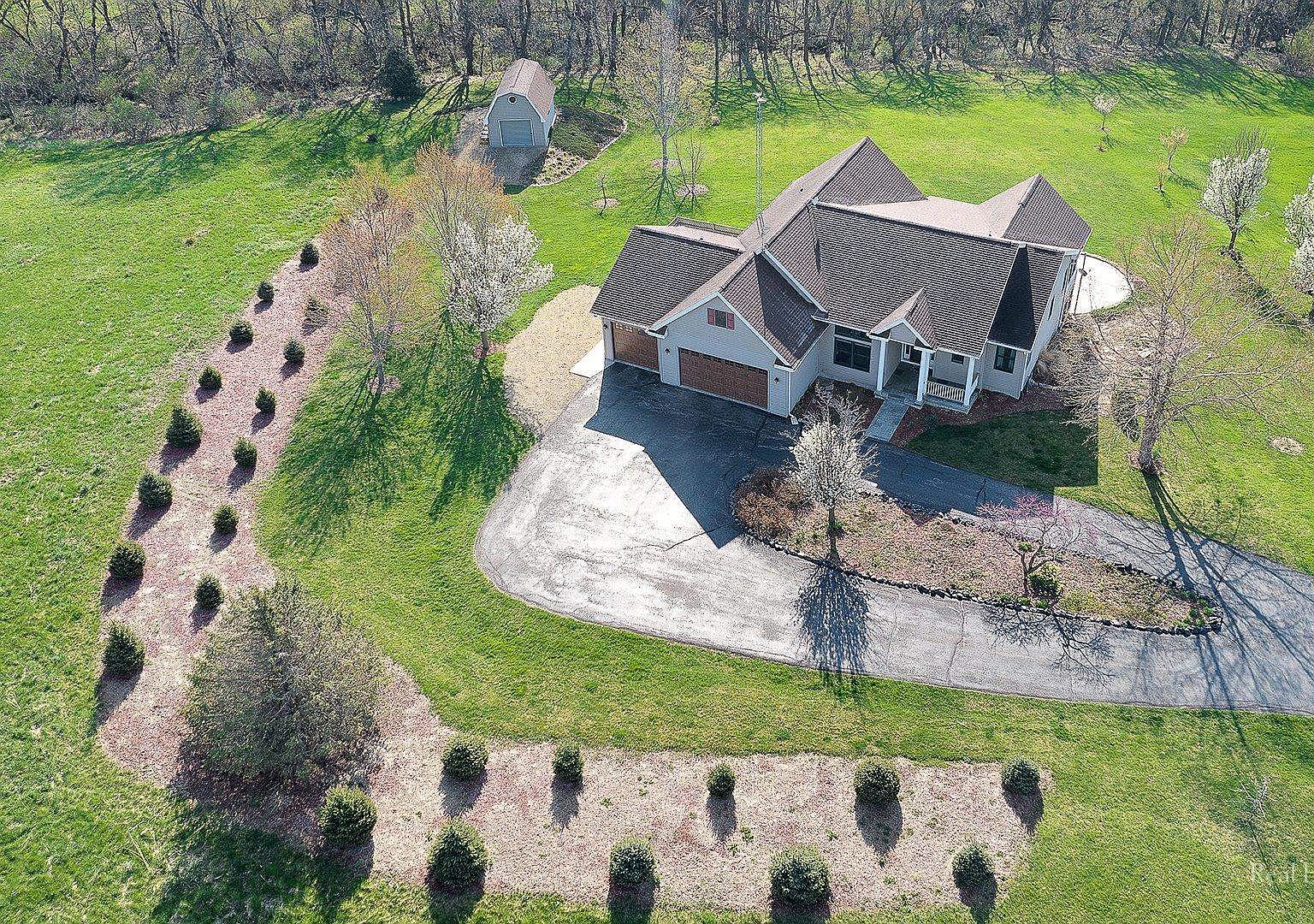 2525 Country Hill Ct 18, Lanark, IL 61046 Zillow