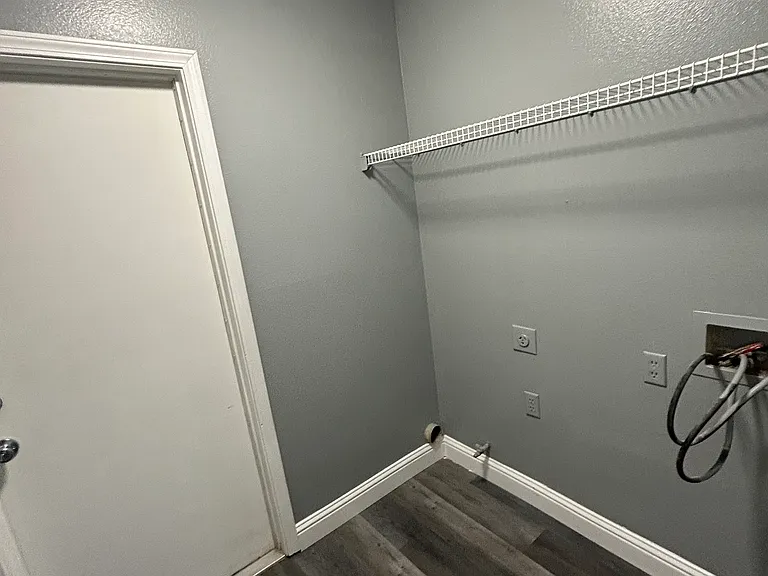 2418 E Portland Ave — Photo 11