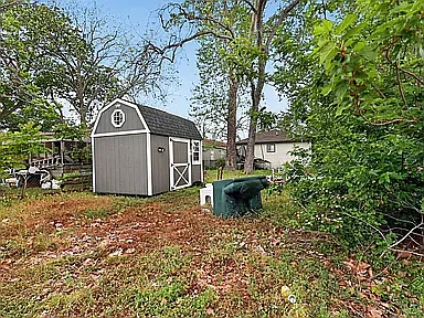 511 W Orange St — Photo 4