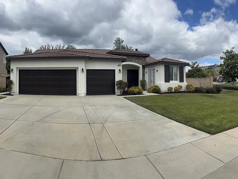 1612 Camino Largo St — Photo 1
