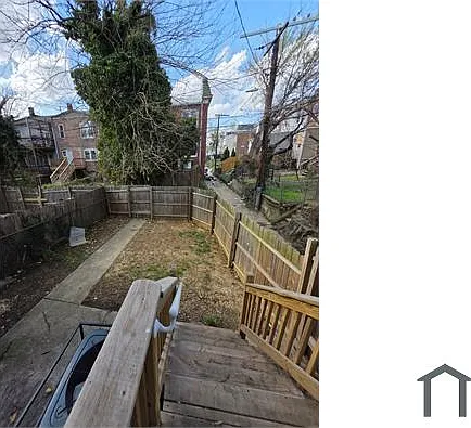2800 Hilldale Ave — Photo 2