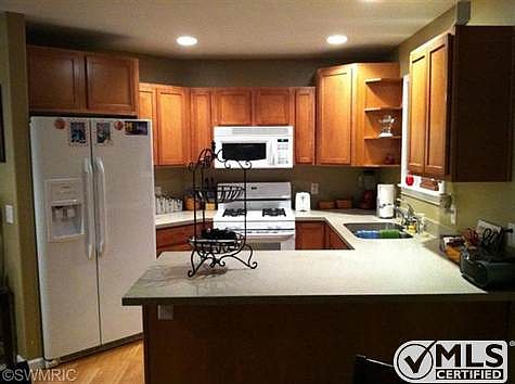 4th image of 2690 Ezekiel Dr