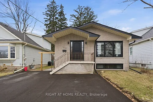 1418 Simcoe St N Photo 1
