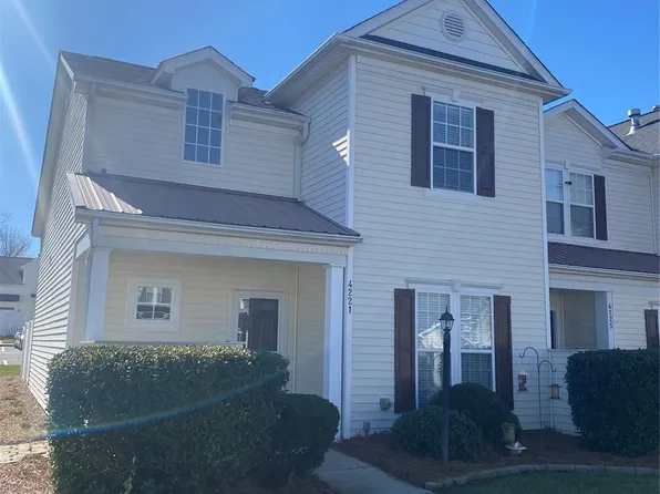4221 Center Place Dr, Harrisburg, NC 28075