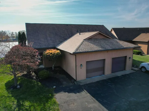 61 N Harbors End Dr, Port Clinton, OH 43452