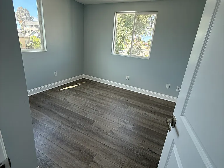 1729 W 84th Pl — Photo 19