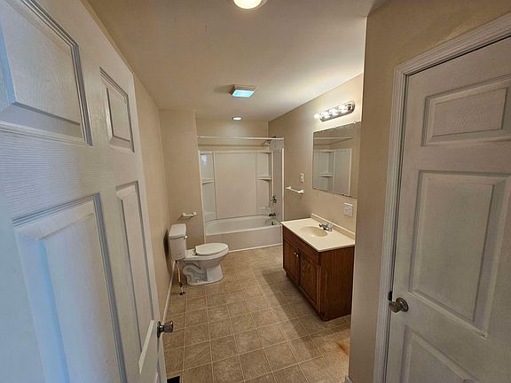 5th image of 8 S York St APT 6
