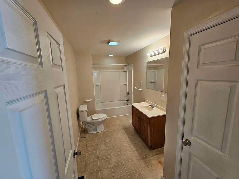 8 S York St #6 — Photo 5