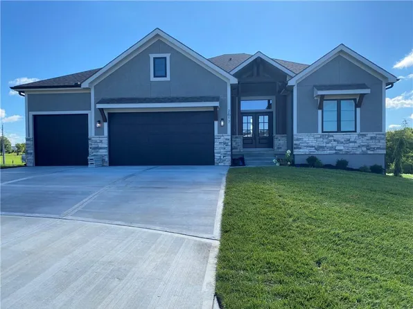 2617 NE Amanda Ln, Blue Springs, MO 64029