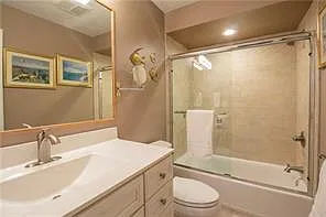 3 bed, 3.5 bath, 2600 sqft, $3,700 — Photo 2