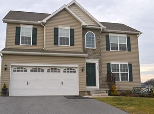 381 Sunset Dr, Hanover, PA 17331