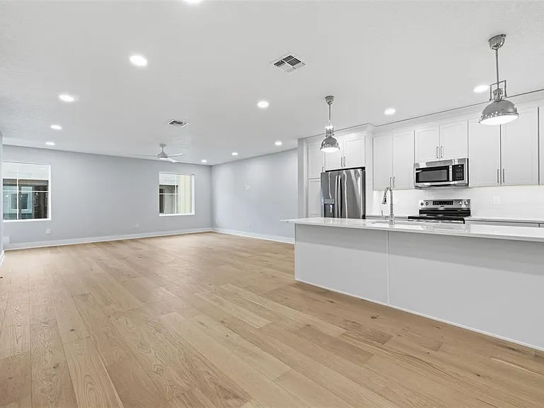 4208 W Carmen St #C — Photo 7