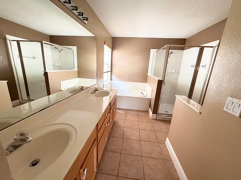 544 Pickfair Ter — Photo 15