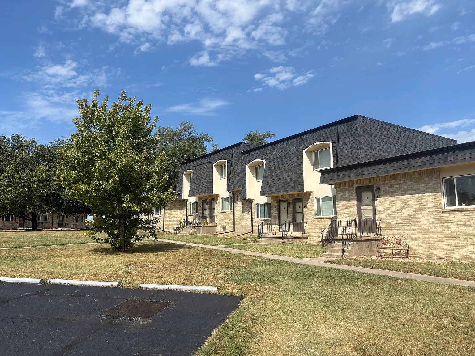 2 bed, 1.5 bath, 1600 sqft, $1,350 — Photo 4