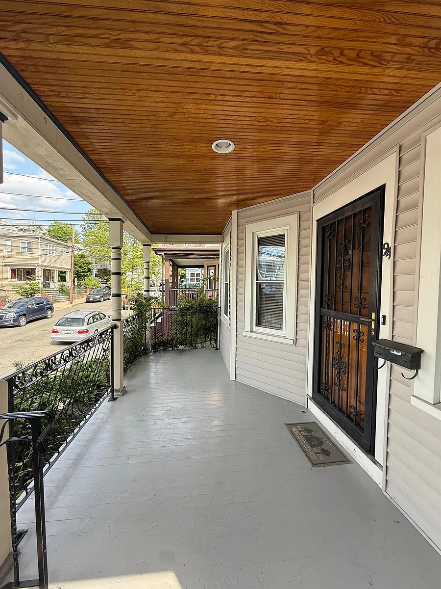 Building Photo - 85 Raymond Ave #1