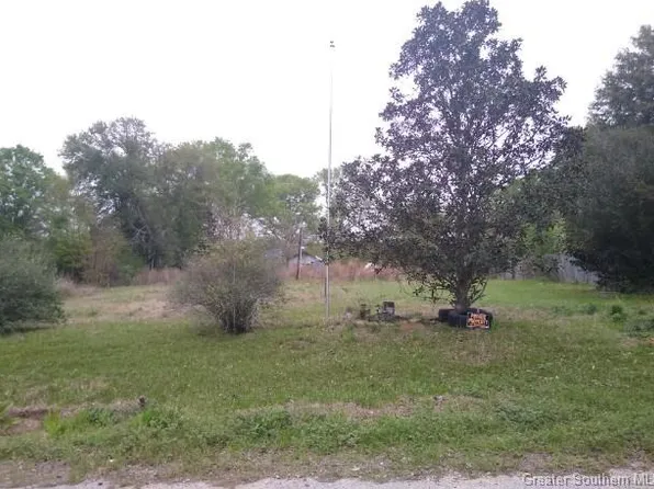 273 Huckleberry Ln, Deridder, LA 70634