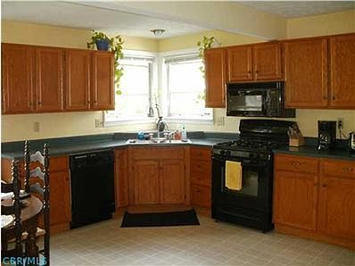 3rd image of 624 E Beechwold Blvd