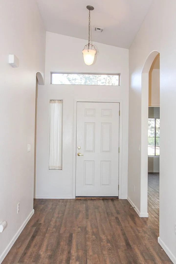 Viewpoint North - Three Bedroom Home — Photo 2