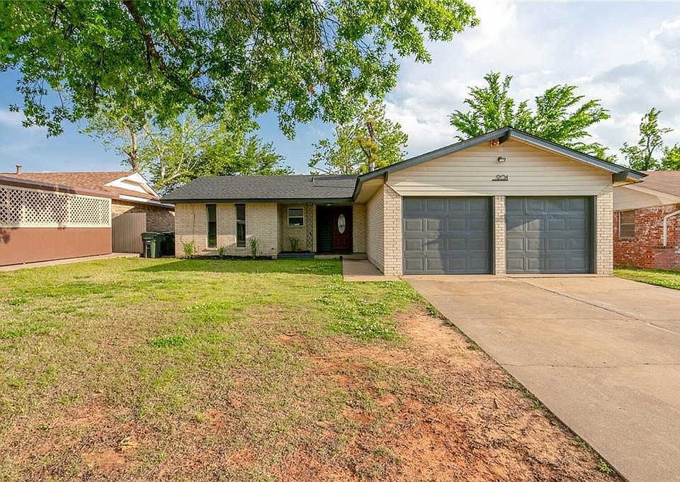 1st image of 904 Rolling Meadows Blvd