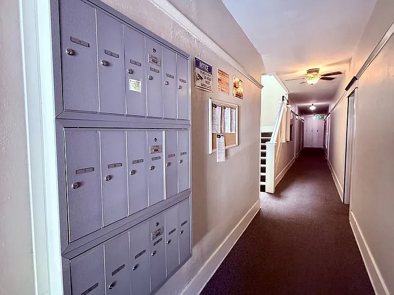 406 Linden Ave — Photo 11