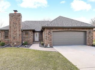 2373 S Laurel Ave, Springfield, MO 65807