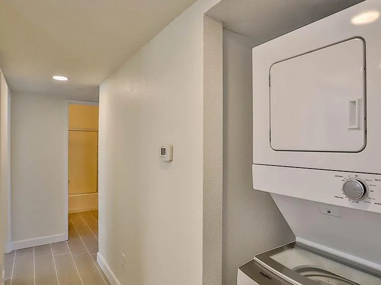 4201 W 5th St #205 — Photo 13