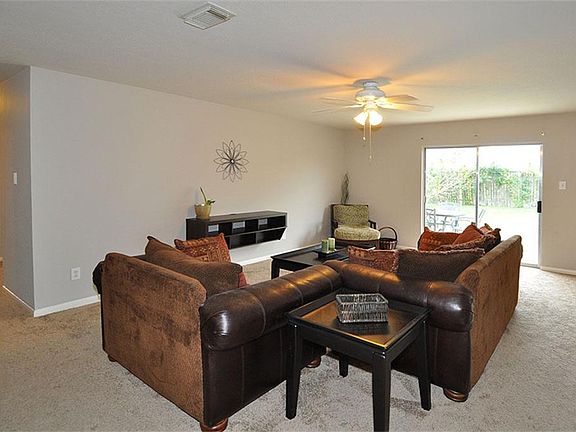 4th image of 7907 Summer Place Dr