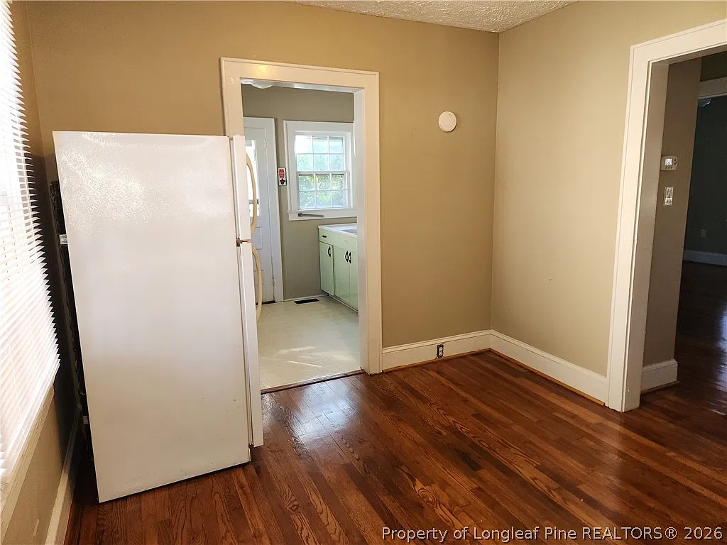 2 bed, 1.0 bath, 840 sqft, $1,200 — Photo 3