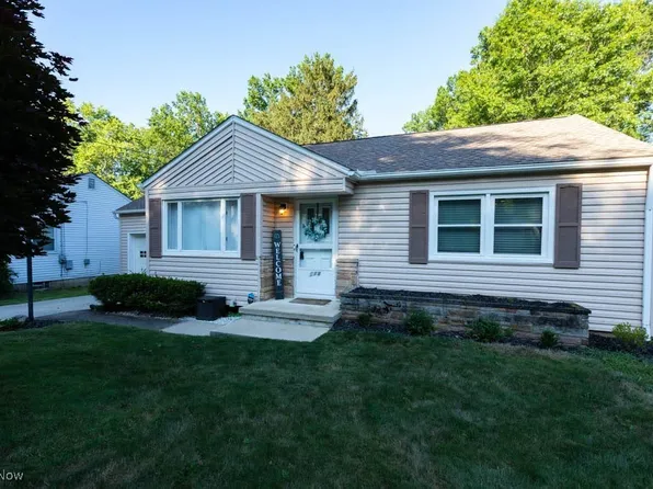 619 Woodside Dr, Kent, OH 44240