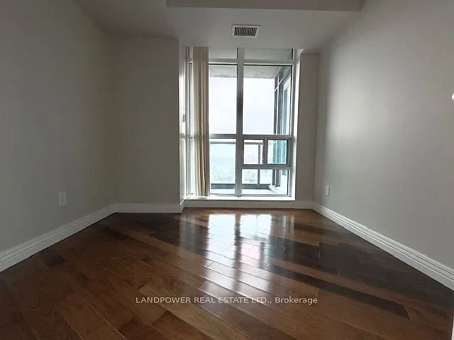 28 Harrison Garden Blvd #2005 — Photo 34