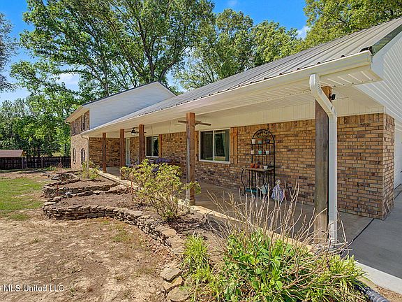 5th image of 2125 Swinnea Rd